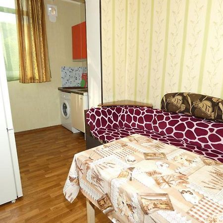 Квартира В Пицунде На Агрба 19 К1 Pitsunda Exterior foto